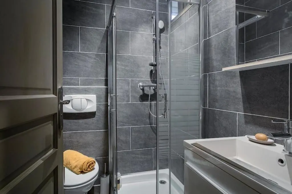 Appartement Studio Au Pied Du Phare Vue Mer Roscoff France