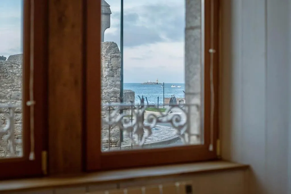 Studio Au Pied Du Phare Vue Mer Roscoff 0*,  France